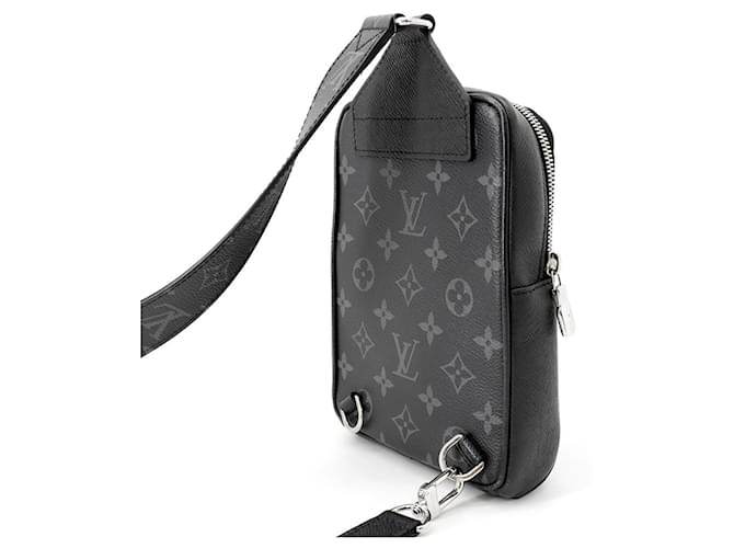 Borsa a tracolla Louis Vuitton Monogram Eclipse Taiga Outdoor Nero - vista 3