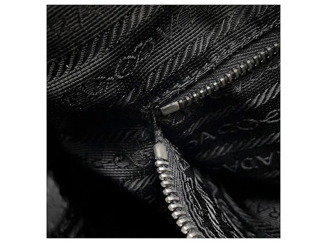 Borsa a tracolla in pelle nera Prada Nero - vista 11