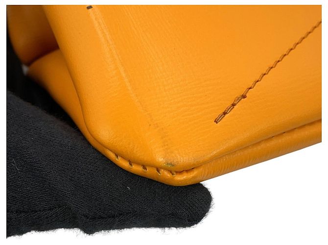 Borsa Tote in pelle zafferano Louis Vuitton D'oro - vista 7