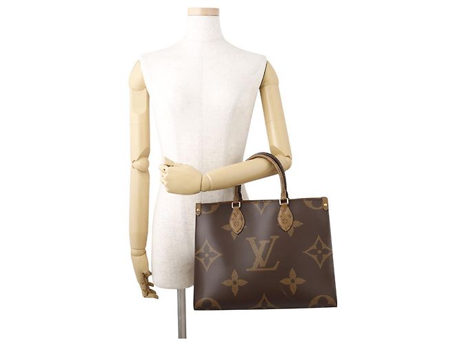 Louis Vuitton Monogram Reverse Giant OnTheGo MM Tote Bag Rot Monogramm - Ansicht 4