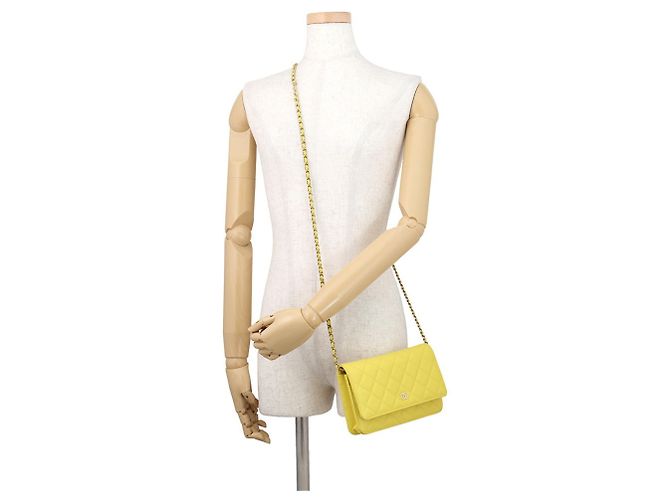 Portafoglio a Spalla Chanel Classic Matelassé Giallo - vista 4