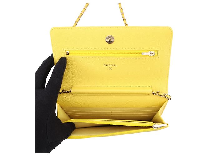 Portafoglio a Spalla Chanel Classic Matelassé Giallo - vista 6