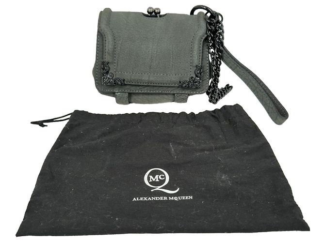 Borsa a tracolla con patta e catena Alexander Mcqueen in pelle grigia Grigio - vista 15