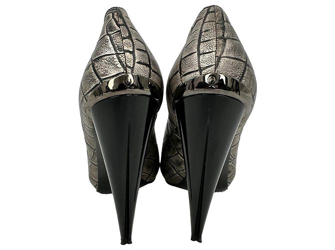 Alexander Mcqueen Croc-Embossed Peep-Toe Pumps in Grey Leather - view 6