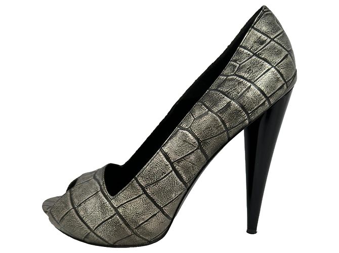 Alexander Mcqueen Croc-Embossed Peep-Toe Pumps in Grey Leather - view 7
