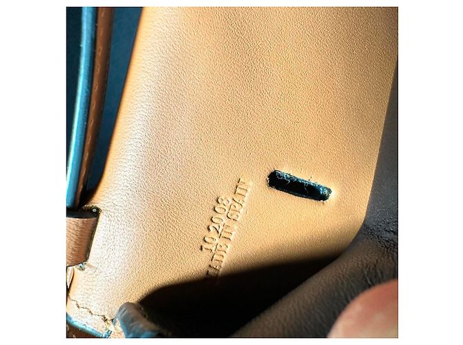 Pochette Small Heel di Loewe in pelle marrone - vista 8