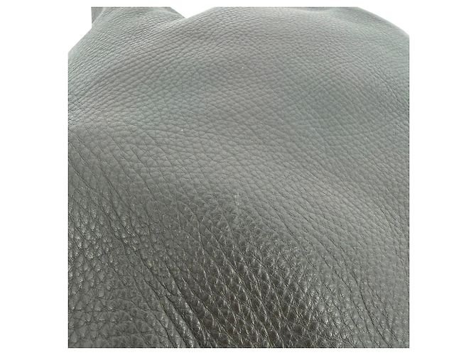 Petit sac à bandoulière Knight de Burberry en cuir de veau noir - vue 6