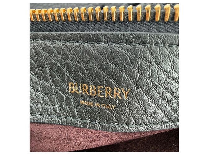 Petit sac à bandoulière Knight de Burberry en cuir de veau noir - vue 7