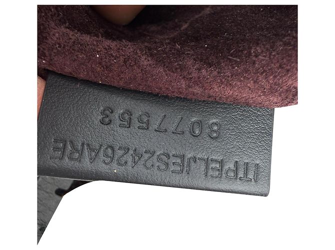 Petit sac à bandoulière Knight de Burberry en cuir de veau noir - vue 8