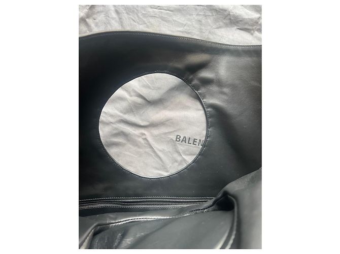 Balenciaga Borsa in pelle nera con foro circolare Nero - vista 13