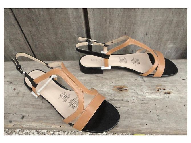 Nine West Sandali Piatti in Pelle Marrone Nero - vista 2