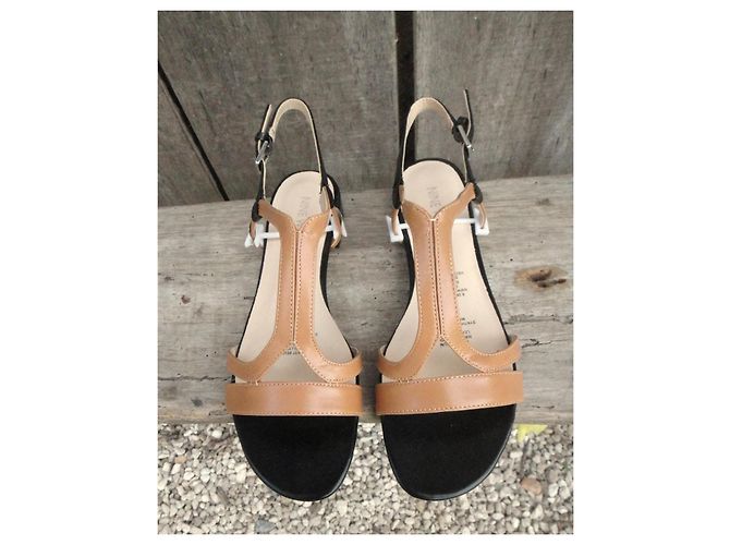 Nine West Sandali Piatti in Pelle Marrone Nero - vista 3