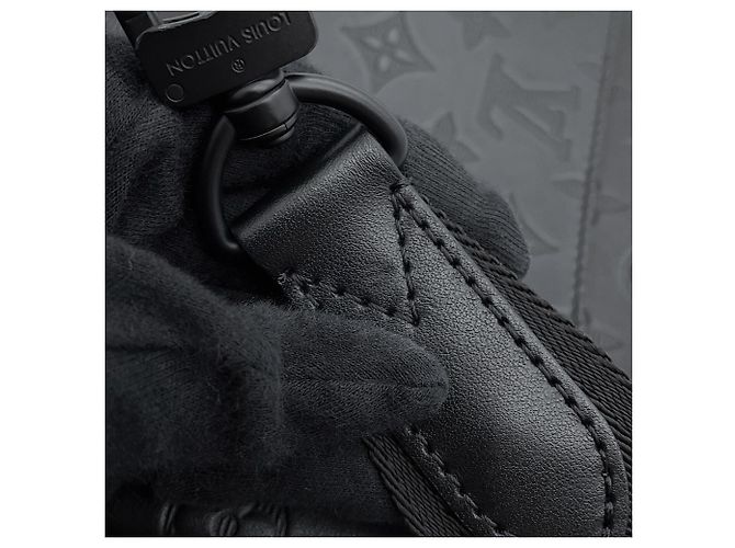 Borsa a tracolla Louis Vuitton Monogram Shadow Duo Nero - vista 13
