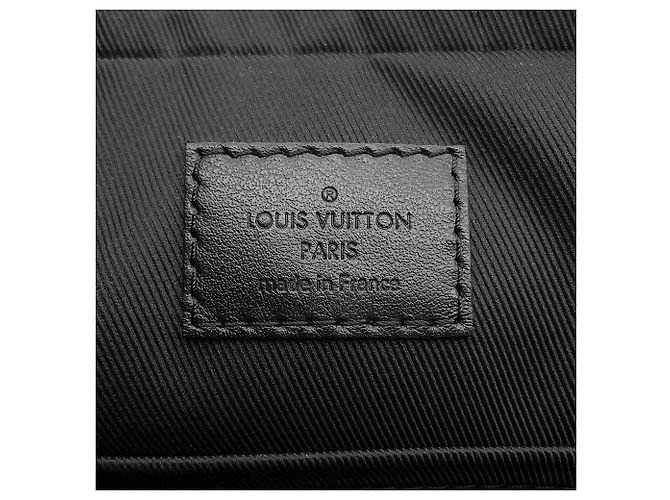 Borsa a tracolla Louis Vuitton Monogram Shadow Duo Nero - vista 15