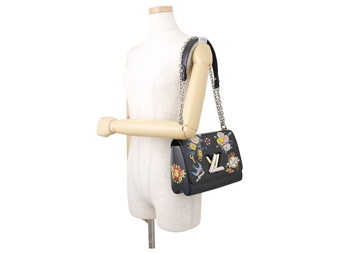 Borsa a tracolla con catena Louis Vuitton Epi Twist MM Nero - vista 4