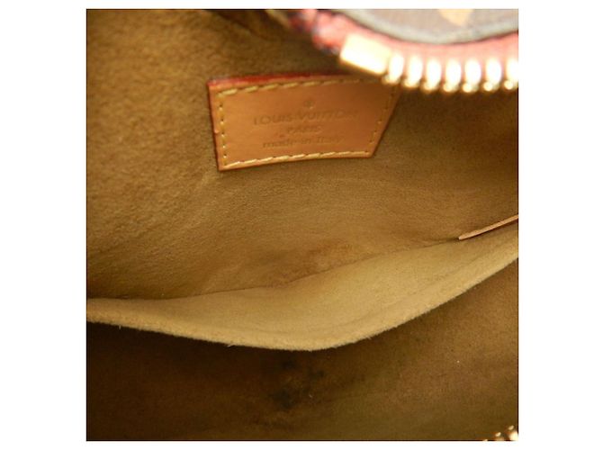 Borsa a tracolla Louis Vuitton Monogram Sac Coeur Marrone - vista 18