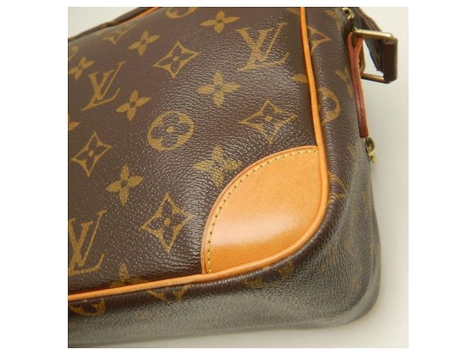 Louis Vuitton Monogram Nile Schultertasche Braun - Ansicht 20