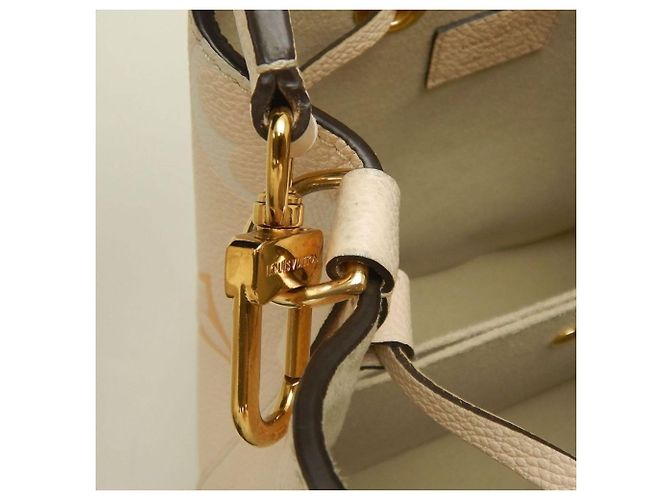 Néonoé Borsa a Spalla Louis Vuitton Monogram Empreinte NeoNoe BB D'oro Crudo - vista 10