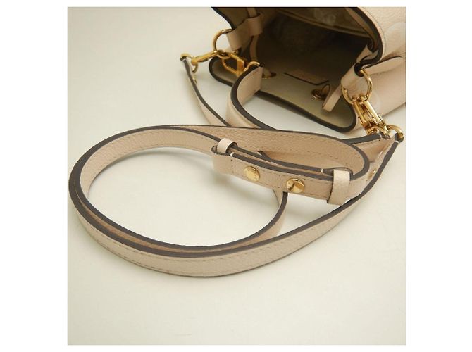 Néonoé Borsa a Spalla Louis Vuitton Monogram Empreinte NeoNoe BB D'oro Crudo - vista 3