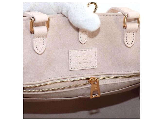 Borsa Tote Louis Vuitton Onthego MM Monogram Empreinte Marrone Beige - vista 9