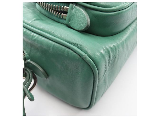 Borsa a tracolla in nappa antique Prada Verde - vista 10