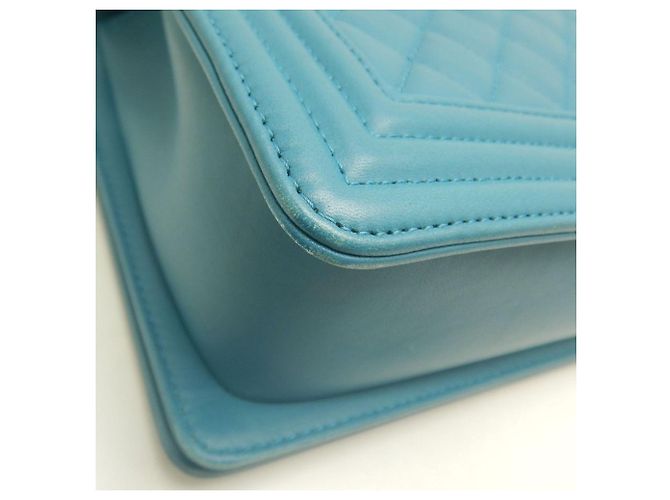 Borsa a tracolla Chanel Boy Chanel 25 Matelassé in blu - vista 14