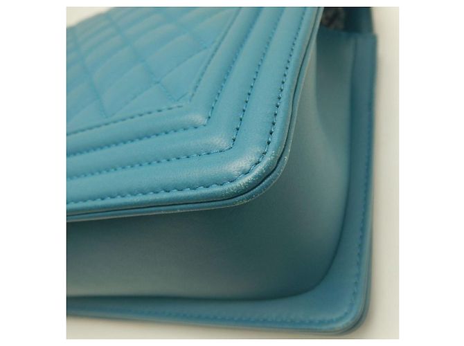 Borsa a tracolla Chanel Boy Chanel 25 Matelassé in blu - vista 15