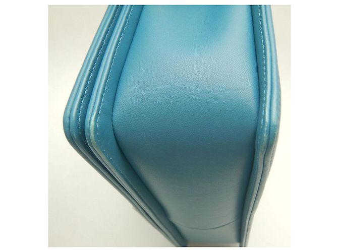 Borsa a tracolla Chanel Boy Chanel 25 Matelassé in blu - vista 16
