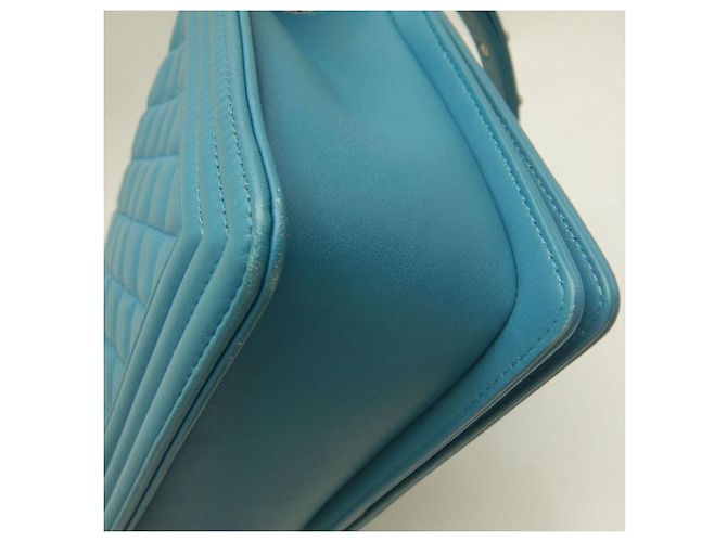 Borsa a tracolla Chanel Boy Chanel 25 Matelassé in blu - vista 17
