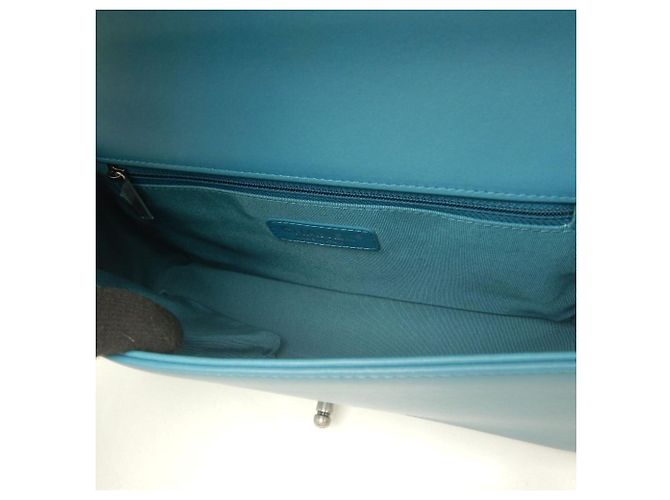Borsa a tracolla Chanel Boy Chanel 25 Matelassé in blu - vista 5