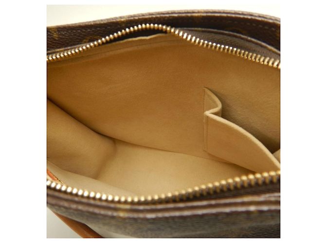Sac à épaule Louis Vuitton Monogram Looping MM Marron - vue 17