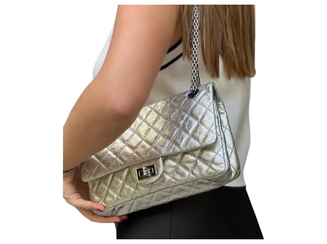Mademoiselle Borsa Chanel 2.55 Reissue Medium Flap Pelle Argento Metallizzato - vista 3