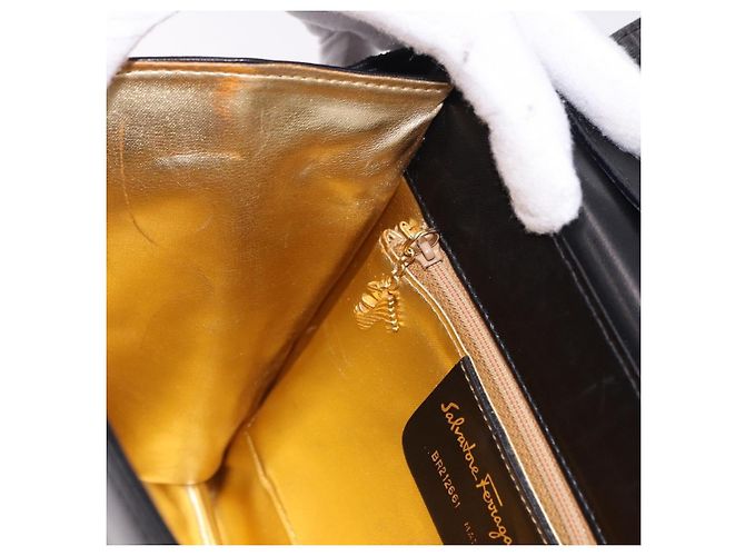 Borsa a tracolla Salvatore Ferragamo in pelle nera e oro Auth bs36087 Nero D'oro - vista 20