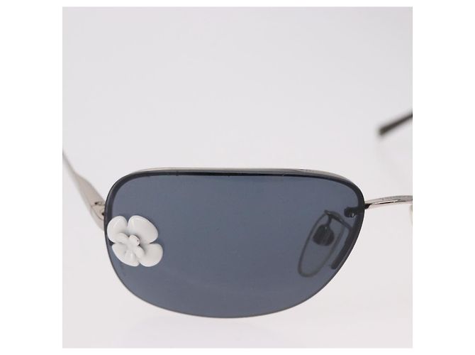 Gafas de sol CHANEL Camelia Metal Light Blue Silver CC Auth SW2597V Plata Azul claro - vista 4