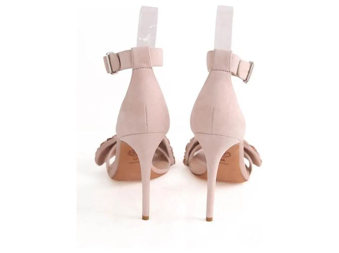 Alexander Mcqueen Tacones beige - vista 2