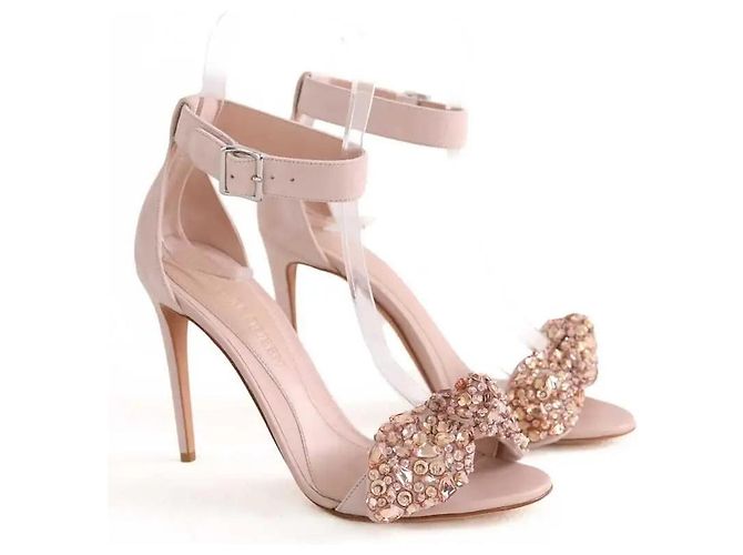 Alexander Mcqueen Tacones beige - vista 3