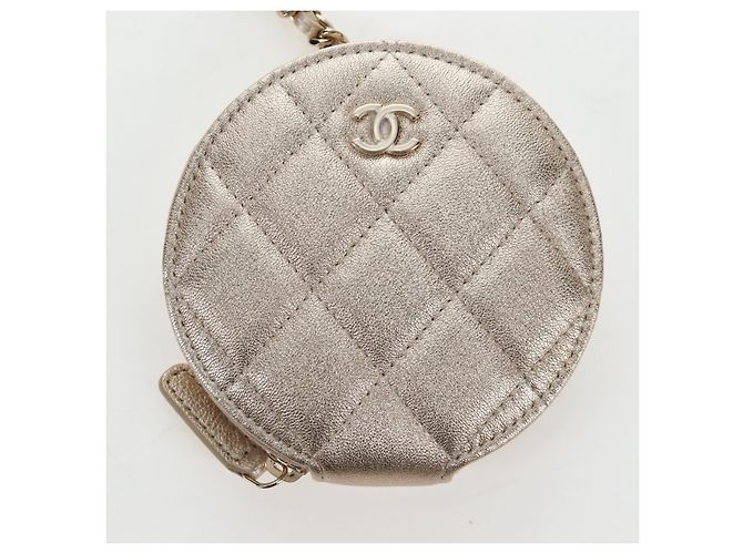 CHANEL Custodia Matelassé per AirPods Pro Set Pochette in Pelle Gold CC Auth 191648SM D'oro - vista 14