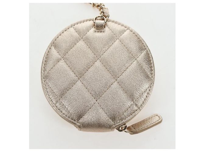 CHANEL Custodia Matelassé per AirPods Pro Set Pochette in Pelle Gold CC Auth 191648SM D'oro - vista 15
