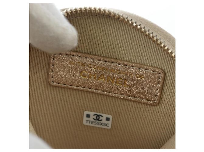 CHANEL Custodia Matelassé per AirPods Pro Set Pochette in Pelle Gold CC Auth 191648SM D'oro - vista 25