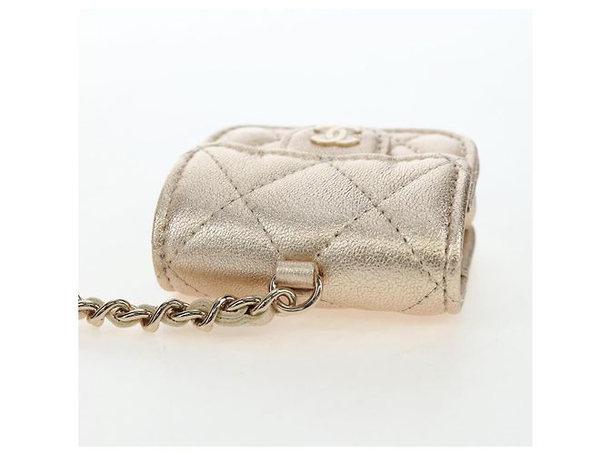 CHANEL Custodia Matelassé per AirPods Pro Set Pochette in Pelle Gold CC Auth 191648SM D'oro - vista 6