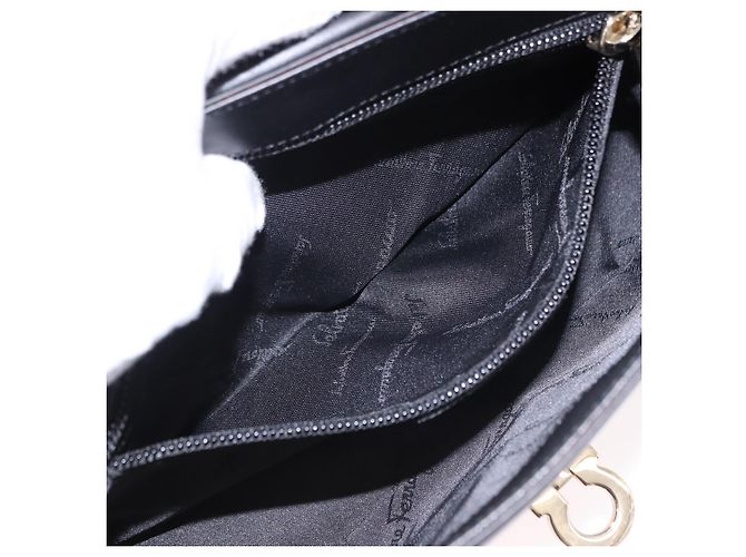 Borsa Salvatore Ferragamo Gancini in pelle nera e oro Auth bs36169V Nero D'oro - vista 21