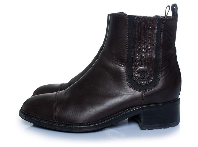 Chanel, botas Chelsea de cuero marrón Castaño - vista 2