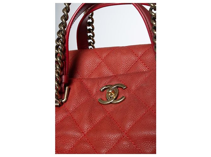 Chanel, borsa tote in pelle caviar rossa trapuntata portobello - vista 5