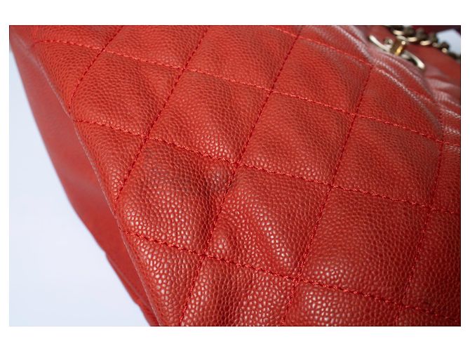 Chanel, borsa tote in pelle caviar rossa trapuntata portobello - vista 6