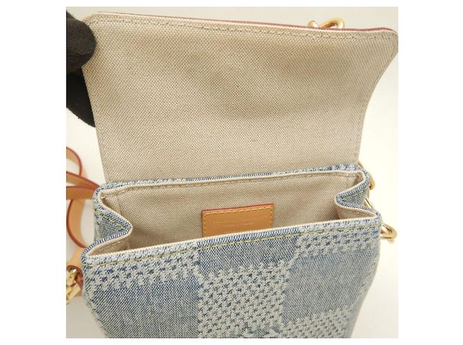 Borsa a tracolla Louis Vuitton Damier Denim 3D Nano Steamer Blu - vista 4