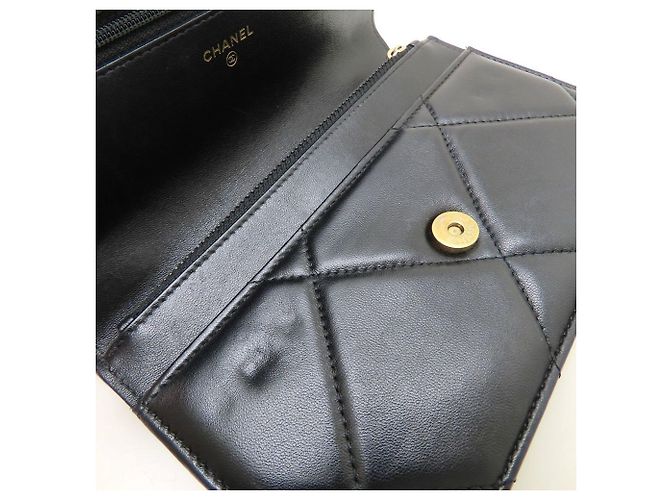 Portafoglio con catena in agnello nero Chanel - vista 14