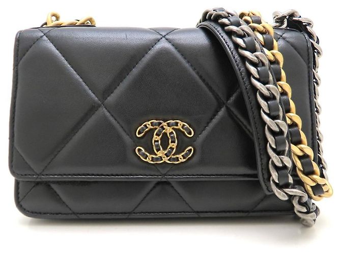 Portafoglio con catena in agnello nero Chanel - vista 2