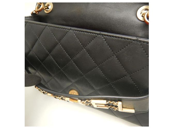 Borsa a tracolla Chanel in agnello nero - vista 12