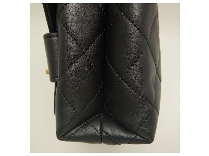 Borsa a tracolla Chanel in agnello nero - vista 15