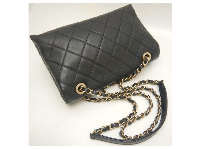 Borsa a tracolla Chanel in agnello nero - vista 3